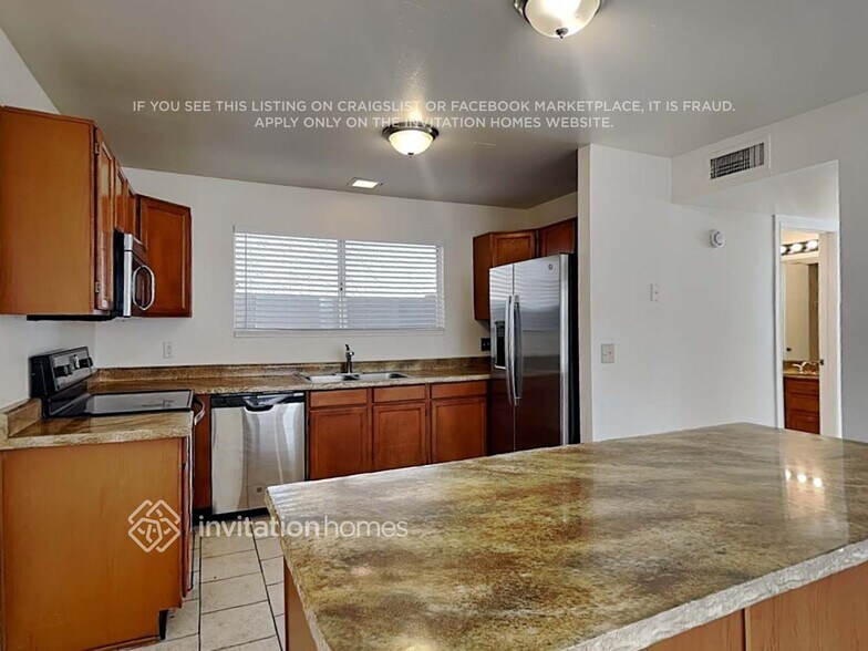 Building Photo - 4231 E Caballero Cir