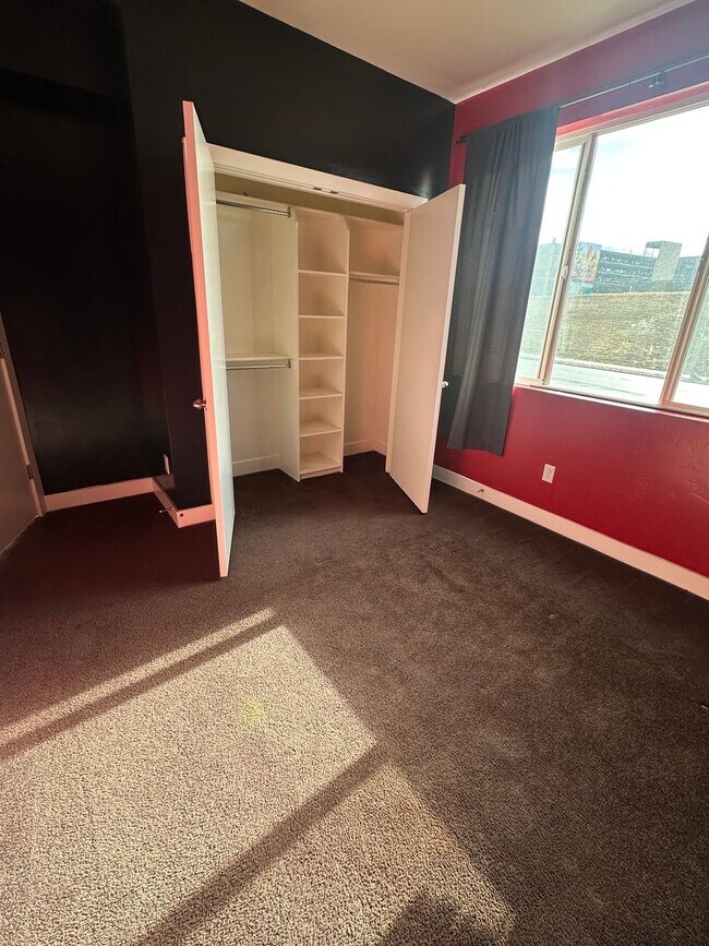 Building Photo - GORGEOUS Home!!!!