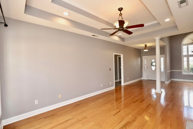 Building Photo - 1855 Beachforest Way