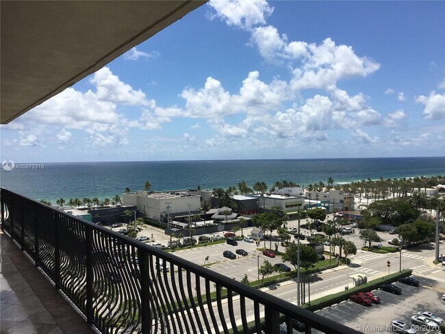 Building Photo - 100 S Birch Rd