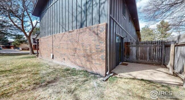 Building Photo - 2840 W 21st St