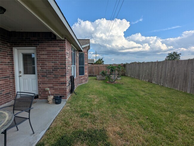 Building Photo - 24807 Blane Dr