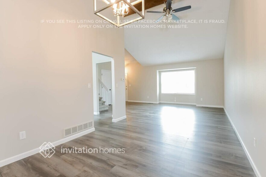 Building Photo - 18233 E Berry Dr