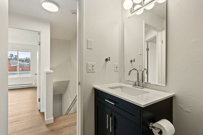 Building Photo - 5427 NE Killingsworth St