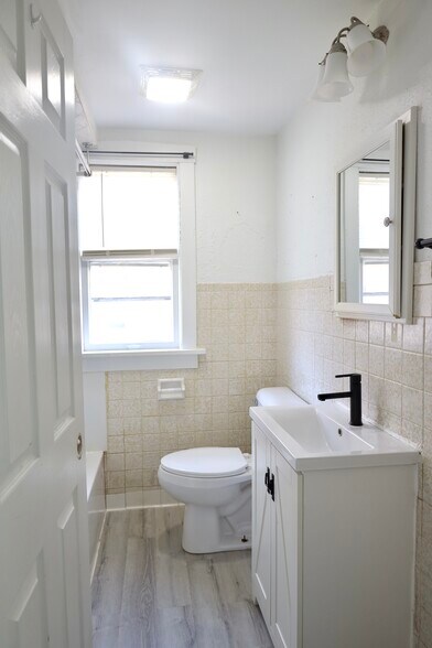 Bathroom - 1706 33rd St