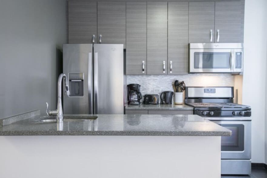 Building Photo - 120 E 40th St