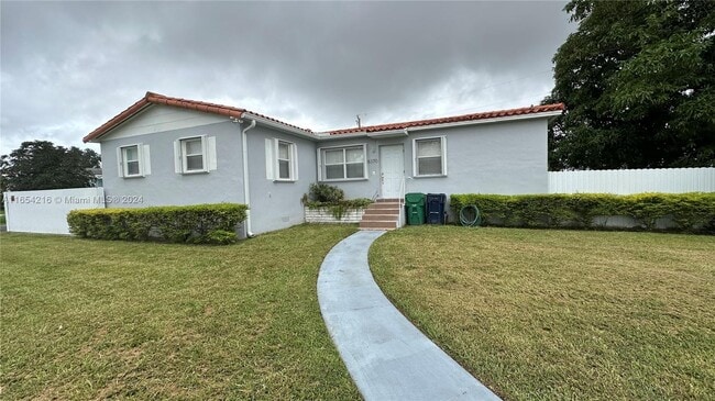 Building Photo - 8370 SW 27th Ln