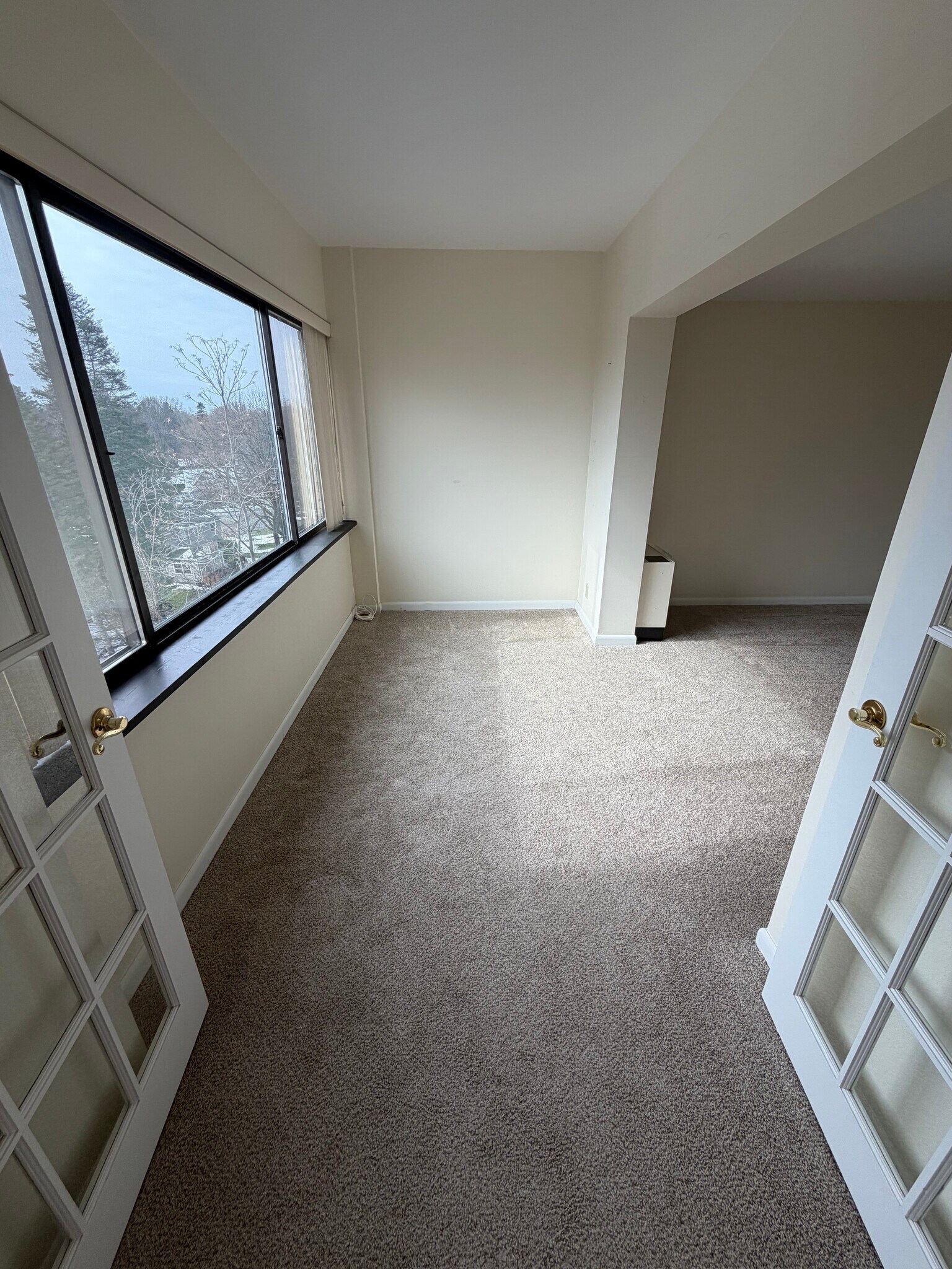 Building Photo - 2505 East Ave