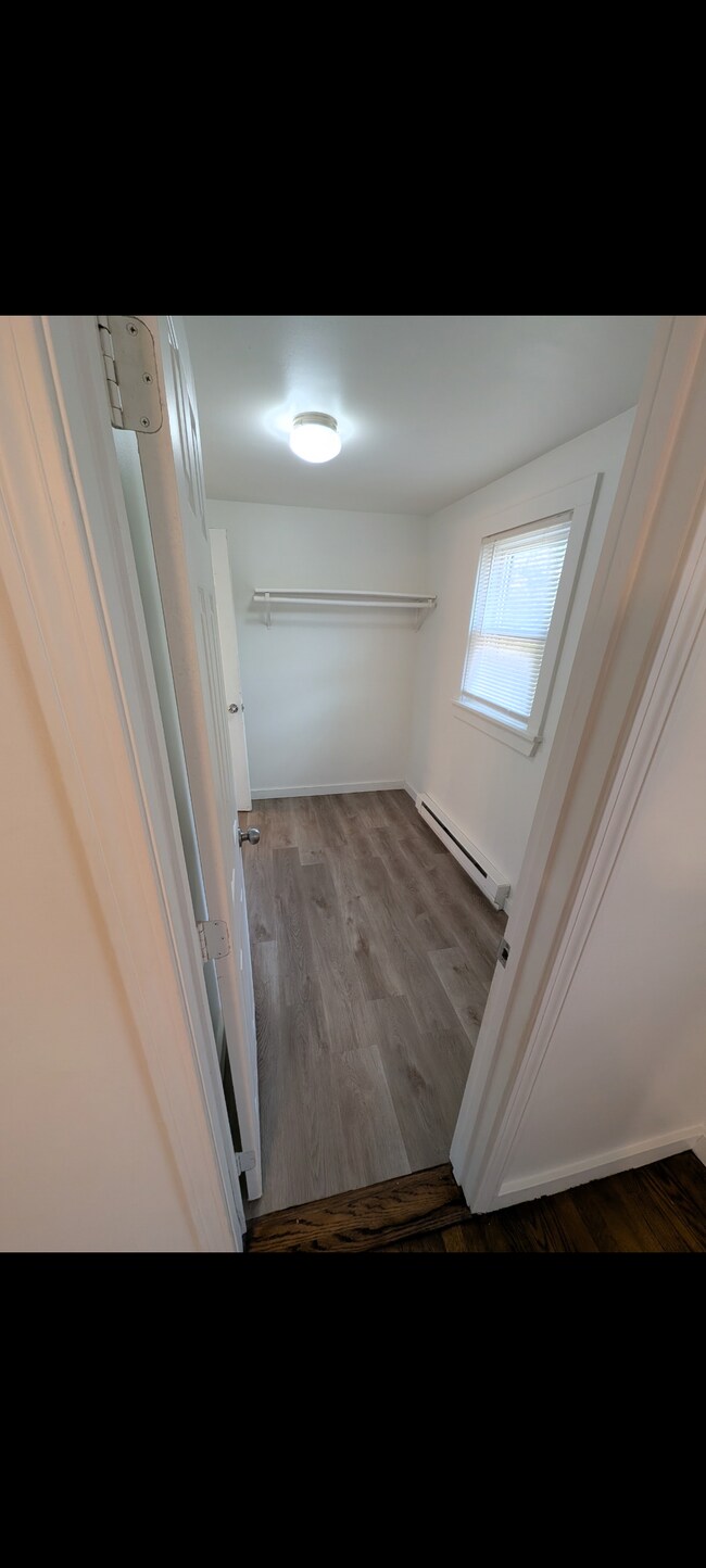 Building Photo - 28 Harding St