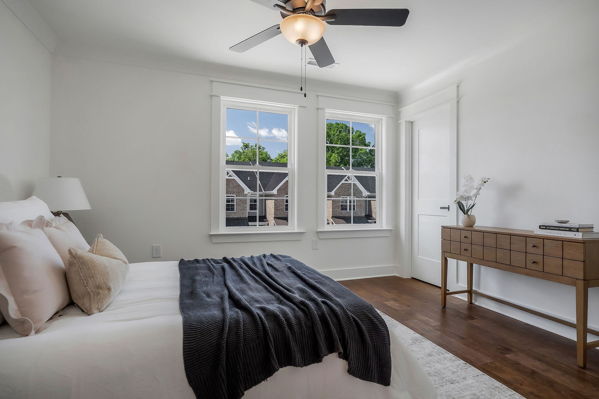 Building Photo - 211 S High St