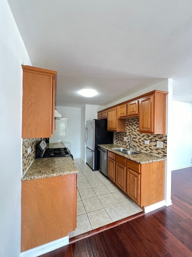 Building Photo - 358 Farmingdale Cir