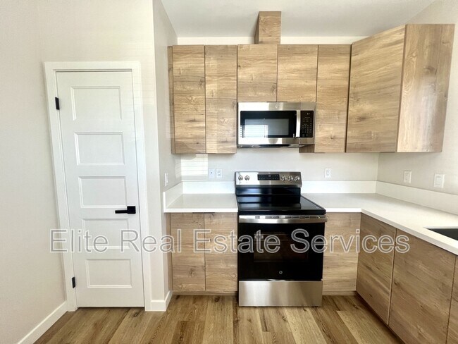 Building Photo - 3315 Clairemont Mesa Blvd