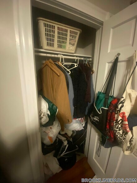 Building Photo - 19 Netherlands Rd