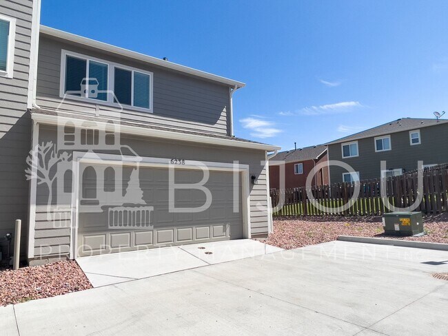 Building Photo - Beautiful Townhome across from Cumbre Vist...