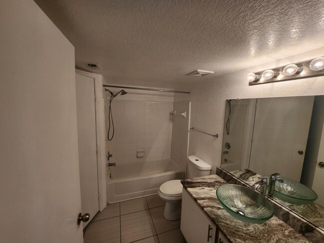 Building Photo - 2207 Antigua Pl
