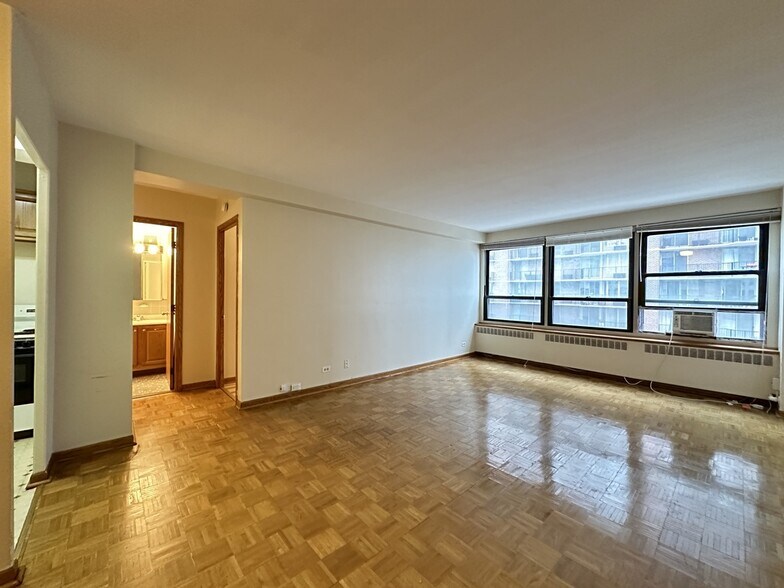 Building Photo - 4180 N Marine Dr