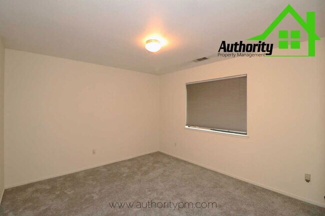 Building Photo - 3610 Sunwood Dr