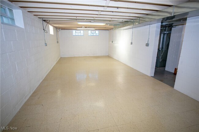 Building Photo - 14014 Emery Ave