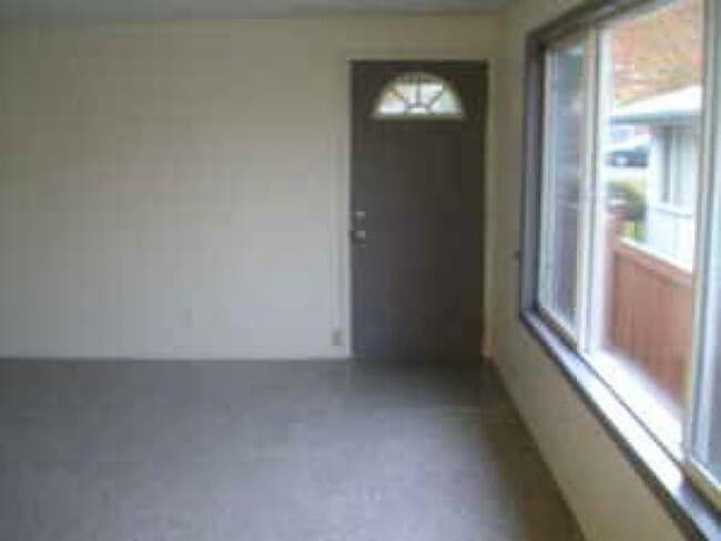 Building Photo - 1834 27th Ave
