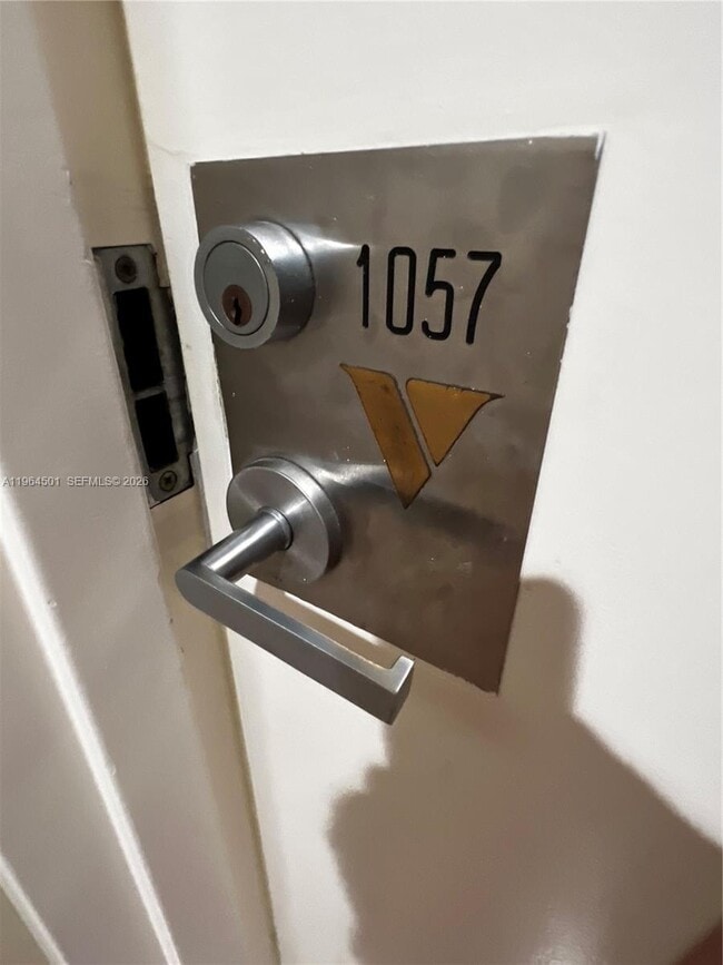 Building Photo - 1717 N Bayshore Dr