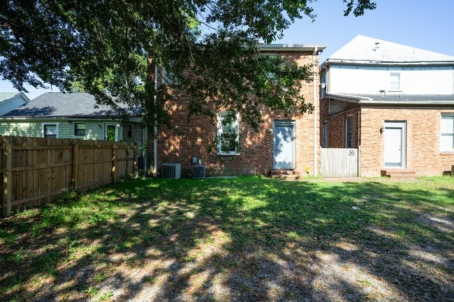 Building Photo - 508 3rd St