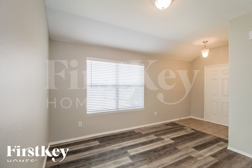 Building Photo - 1450 Waldrop Dr