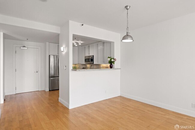 Building Photo - 300 3rd St