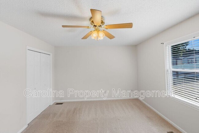 Building Photo - 1607 McFarland Dr