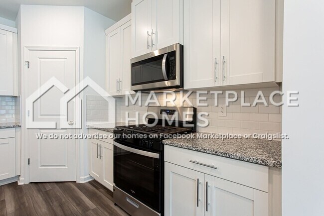 Building Photo - 124 Harpy Dr
