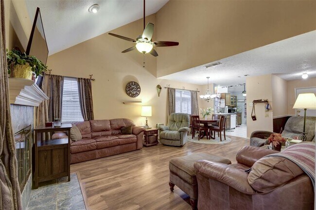 Building Photo - 16822 Rippling Mill Dr