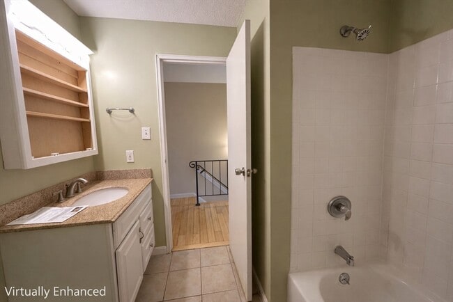 Building Photo - 4 Village Brook Ln