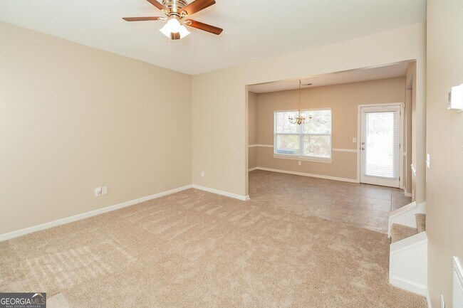 Building Photo - 2413 Hackamore Dr