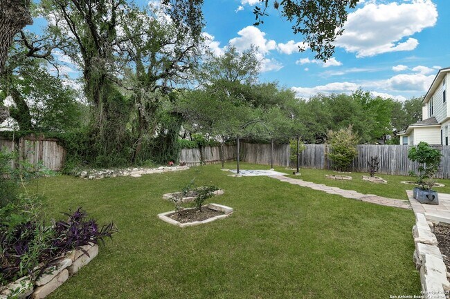Building Photo - 10511 Cosmos Canyon