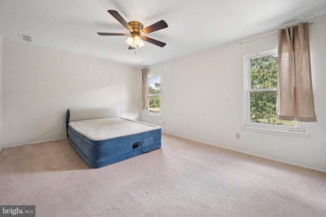 Building Photo - 5806 Red Haven Dr