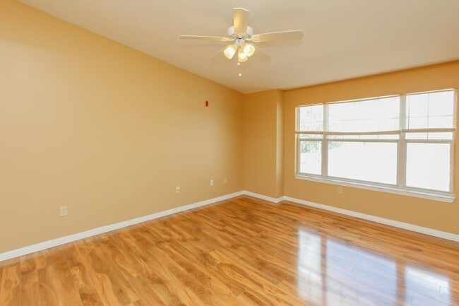 Building Photo - 15207 Harbour Vista Cir
