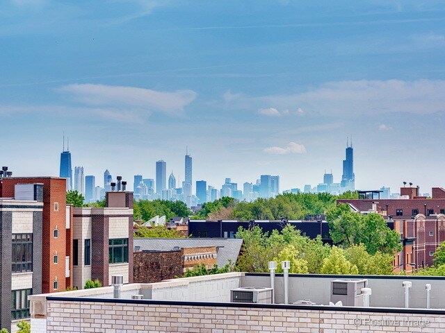 Building Photo - 1709 W Irving Park Rd