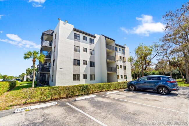 Building Photo - 3700 N Pine Island Rd