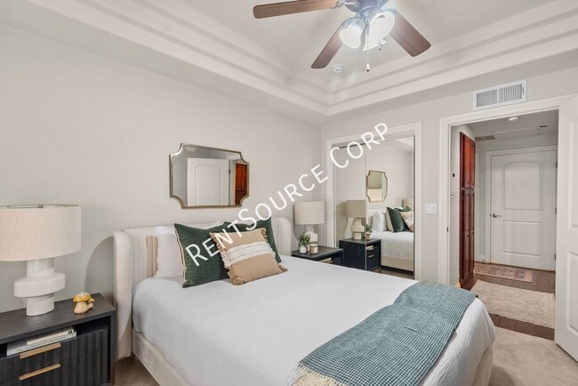 Building Photo - 12044 Hoffman St