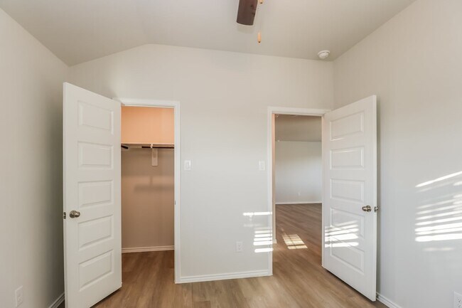 Building Photo - 24719 Linaria Dr