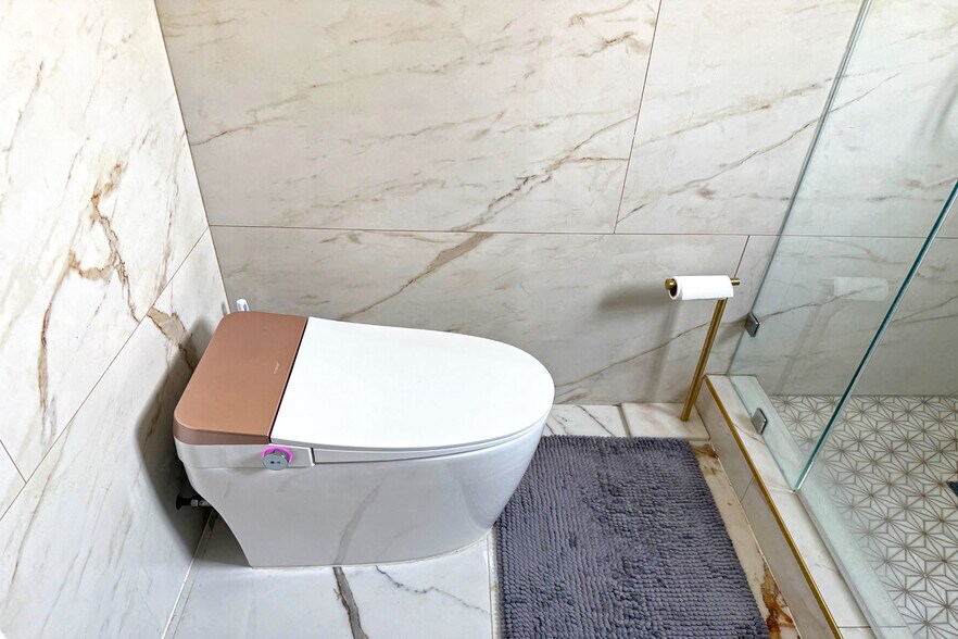 Building Photo - 1245 N Orchard Dr