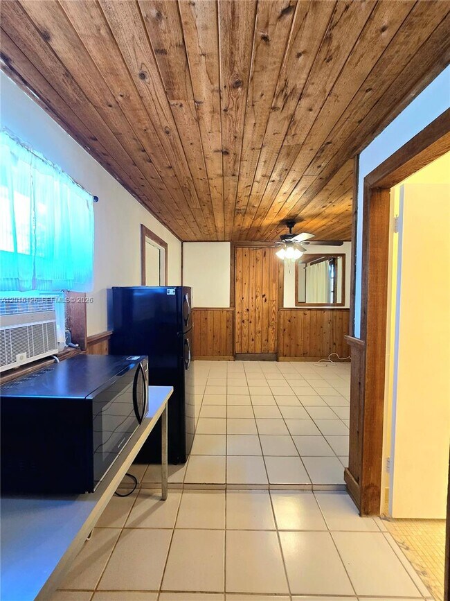 Building Photo - 27660 SW 162nd Ave