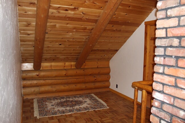 Building Photo - 502 Snowberry Ln