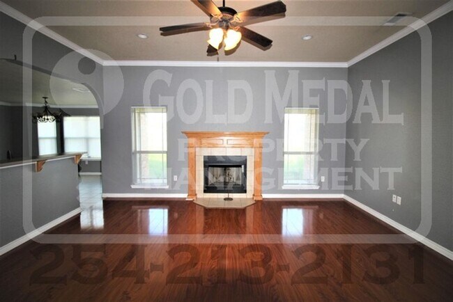 Building Photo - 401 Hedy Dr