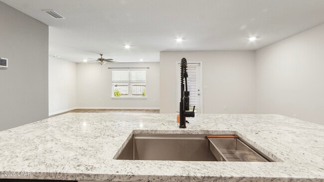 Building Photo - 4028 Silver Spur Rd