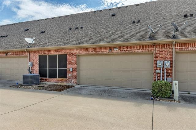 Building Photo - 5639 Hummingbird Ln