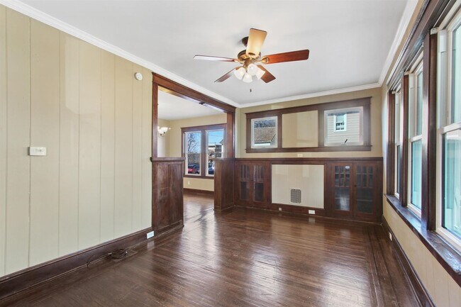 Building Photo - Spacious Single Family Home In York City!