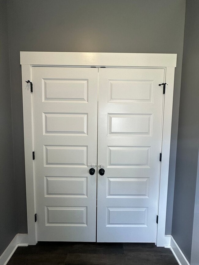 Building Photo - 238 E Ivybridge Dr