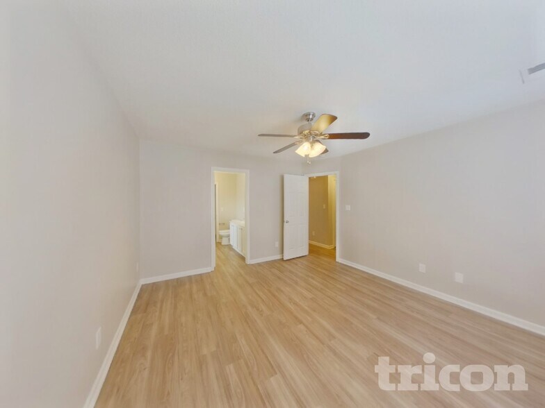 Building Photo - 1703 Mission Oaks St