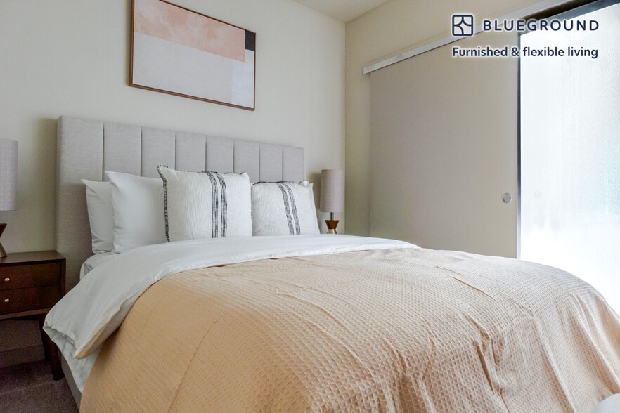 Building Photo - 1414 10th Ave