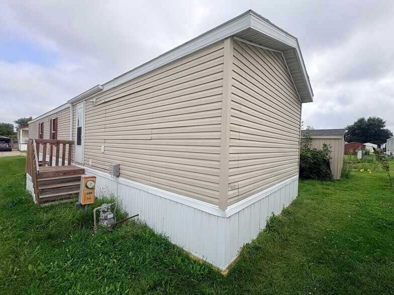 Building Photo - 319 Spring Park Dr
